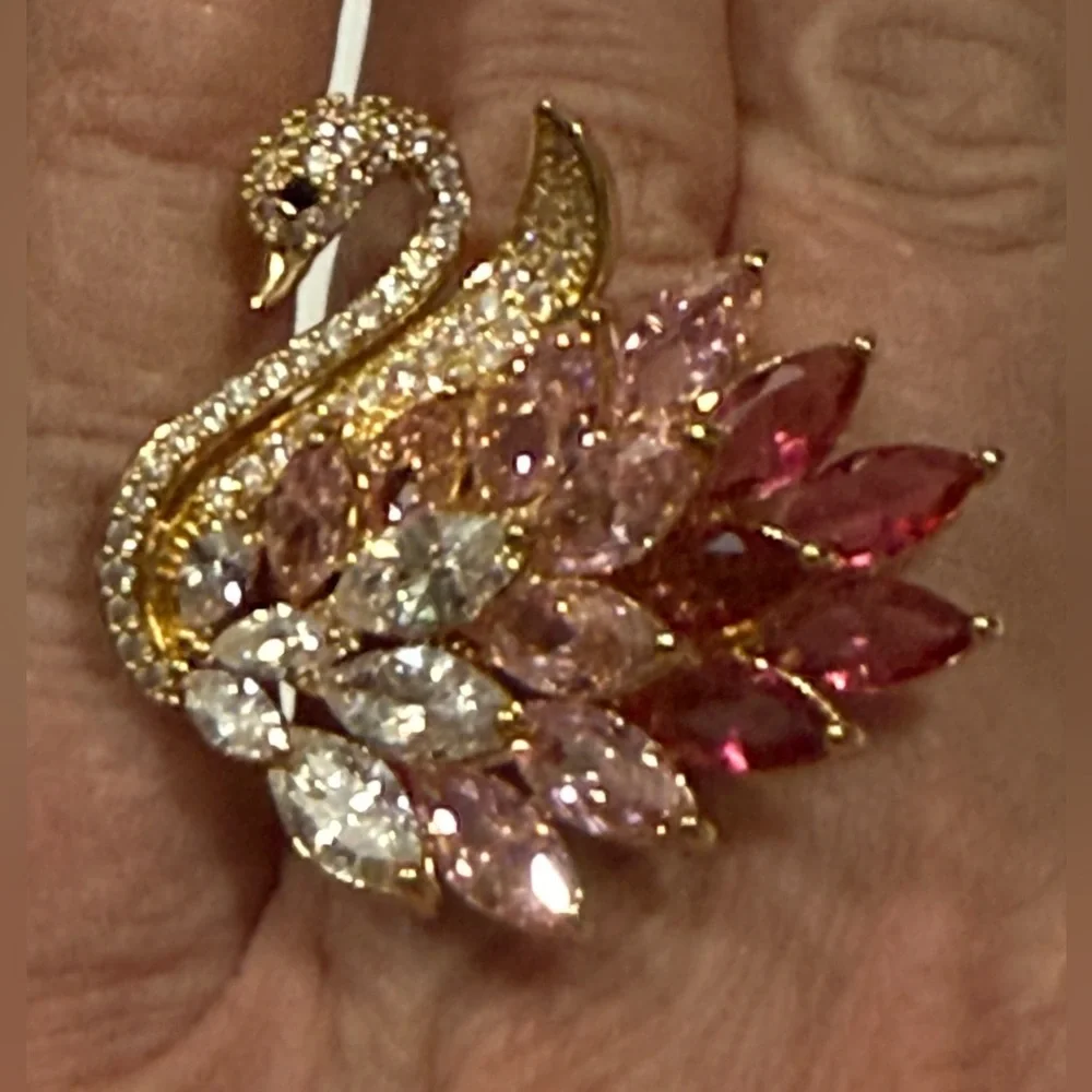 Elegant Adjustable Swan Ring with Pink and Gold Accents by Eyecandy - Picture 1 of 7